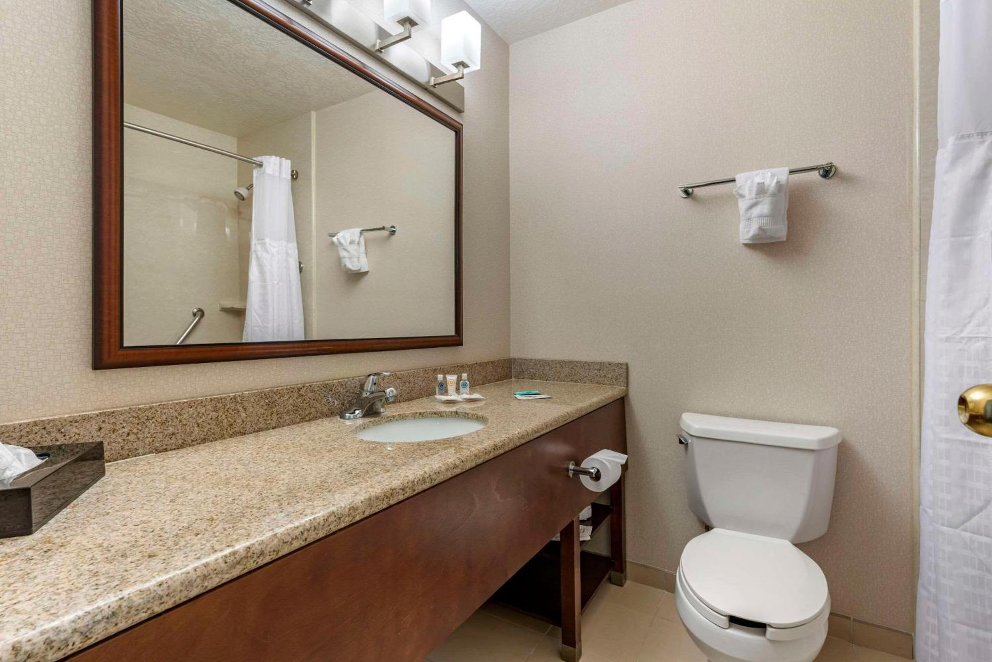 Comfort Inn & Suites Near Fallon Naval Air Station Εξωτερικό φωτογραφία