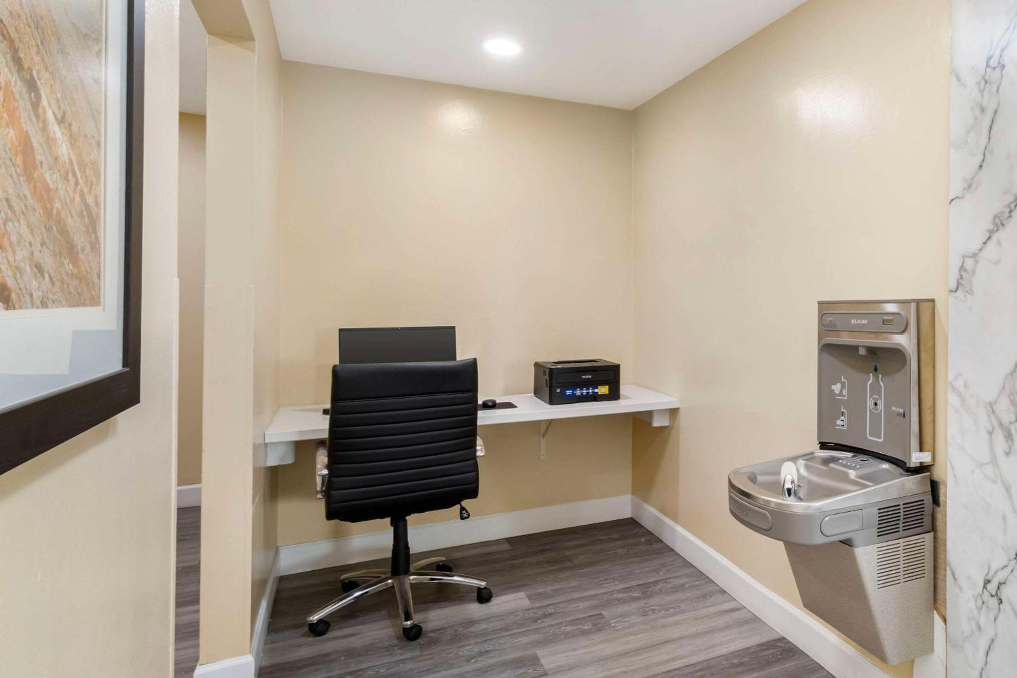 Comfort Inn & Suites Near Fallon Naval Air Station Εξωτερικό φωτογραφία