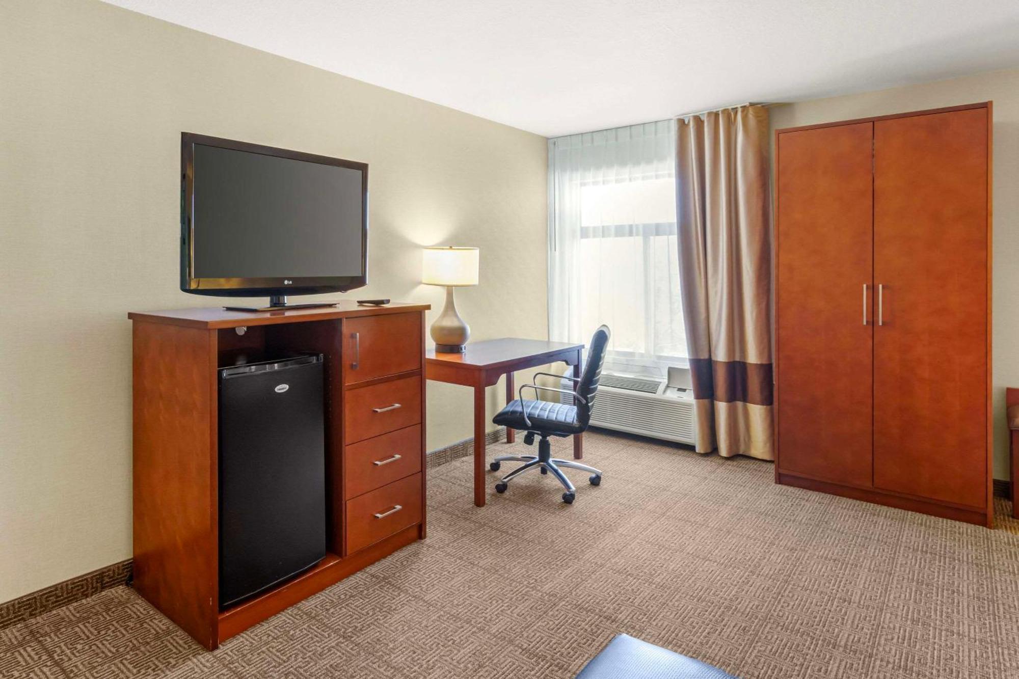 Comfort Inn & Suites Near Fallon Naval Air Station Εξωτερικό φωτογραφία