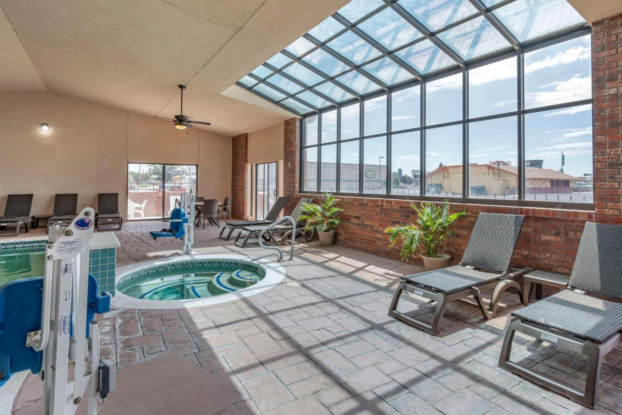 Comfort Inn & Suites Near Fallon Naval Air Station Εξωτερικό φωτογραφία