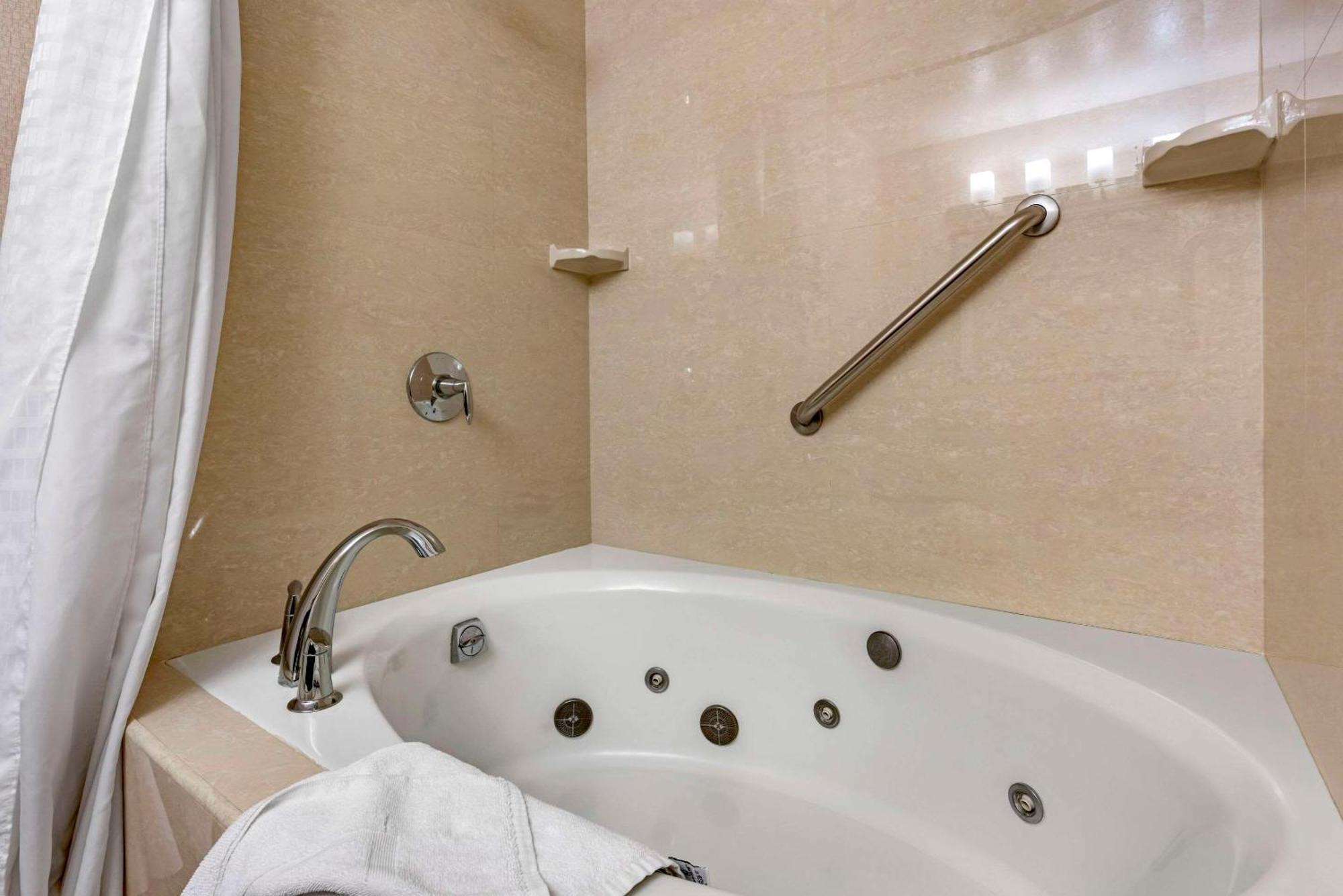 Comfort Inn & Suites Near Fallon Naval Air Station Εξωτερικό φωτογραφία