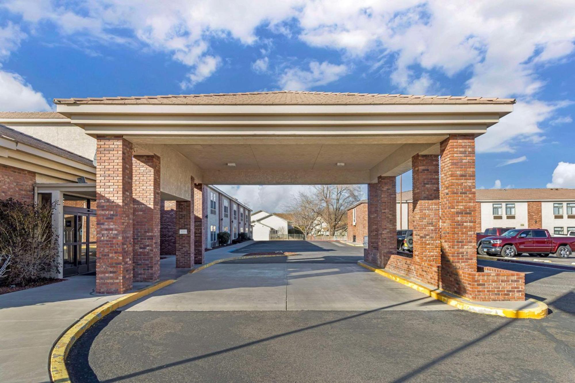 Comfort Inn & Suites Near Fallon Naval Air Station Εξωτερικό φωτογραφία