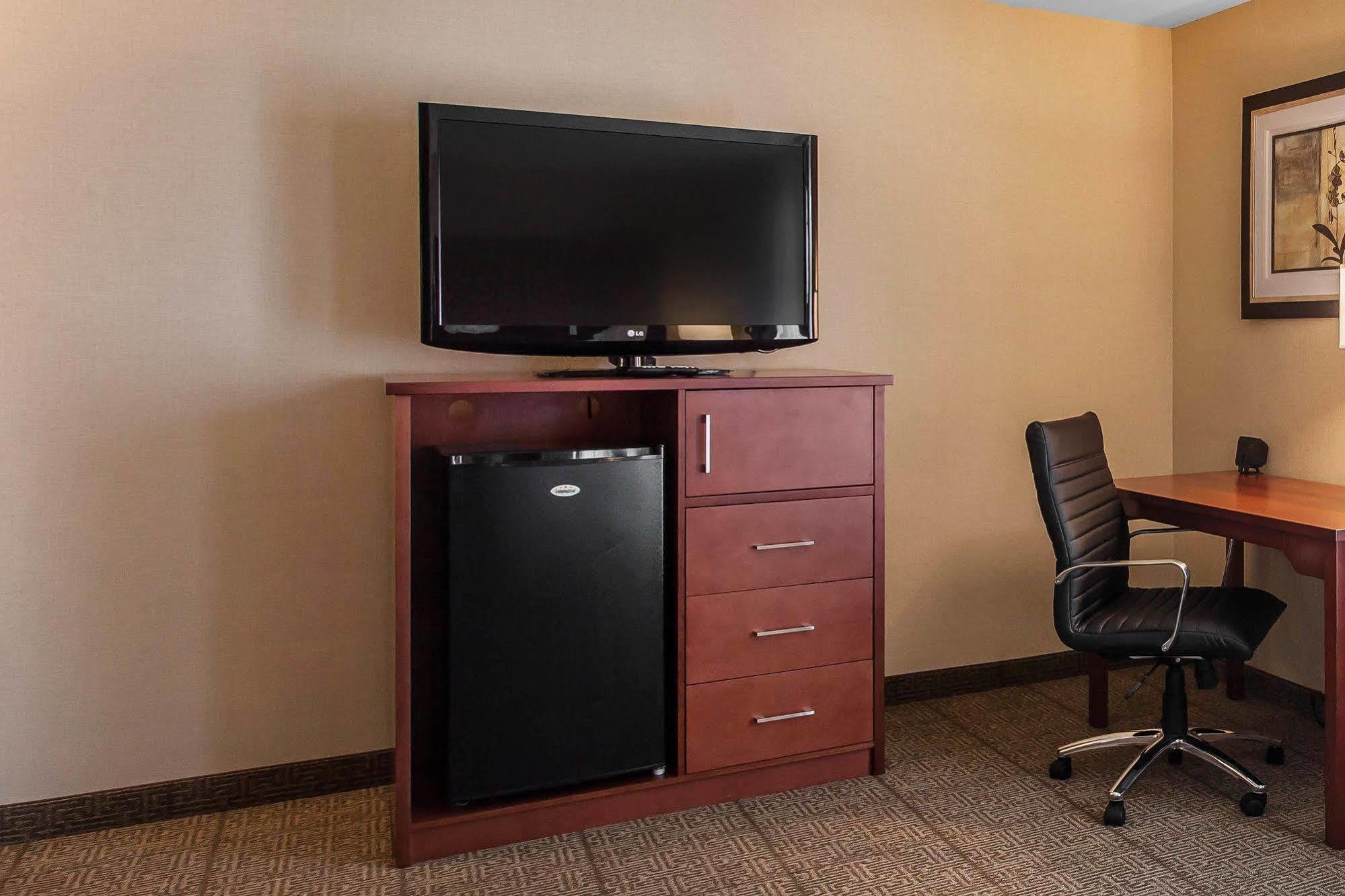Comfort Inn & Suites Near Fallon Naval Air Station Εξωτερικό φωτογραφία