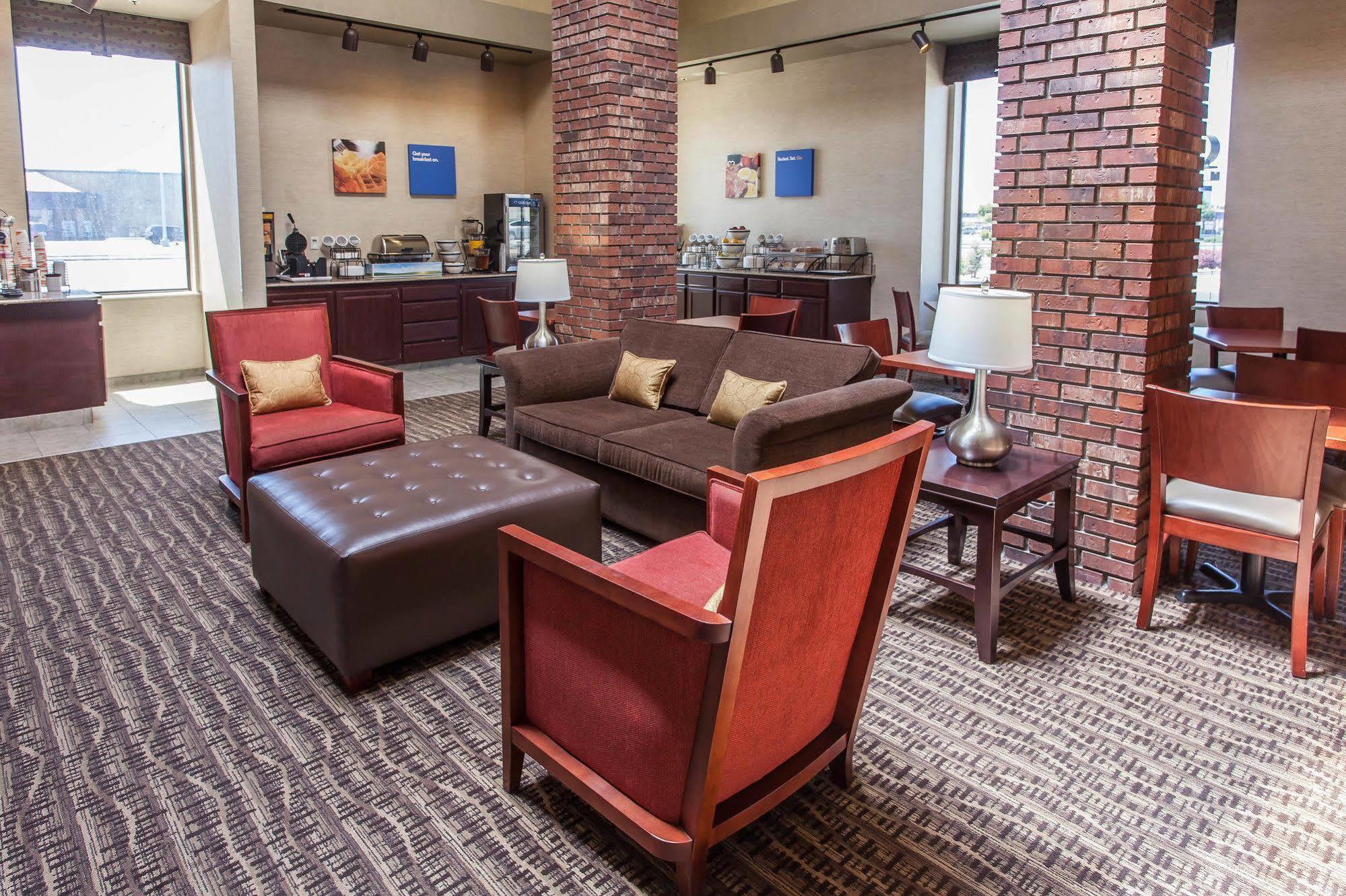 Comfort Inn & Suites Near Fallon Naval Air Station Εξωτερικό φωτογραφία